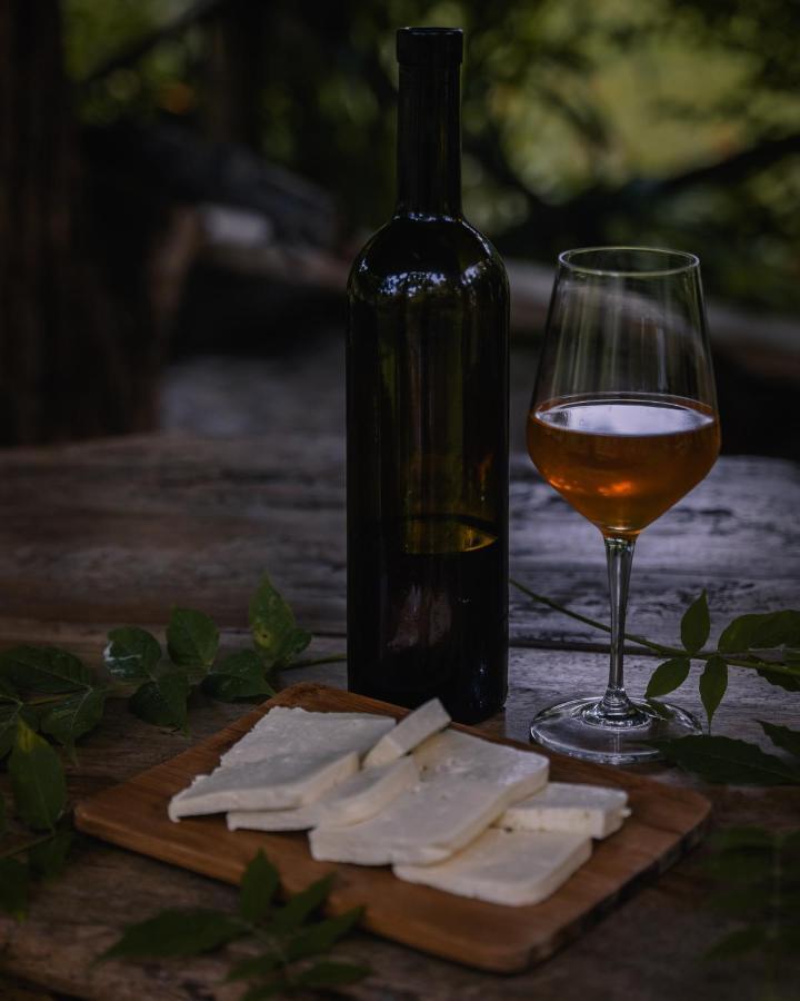 Menabde Winery Hotel Ozurget'i Екстериор снимка