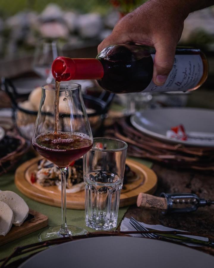 Menabde Winery Hotel Ozurget'i Екстериор снимка